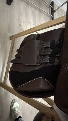 Sella da salto ostacoli  HKM 17.5" - 2022