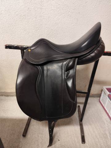 Sella da dressage Fleur de Lys Pompadour  17" - 2010