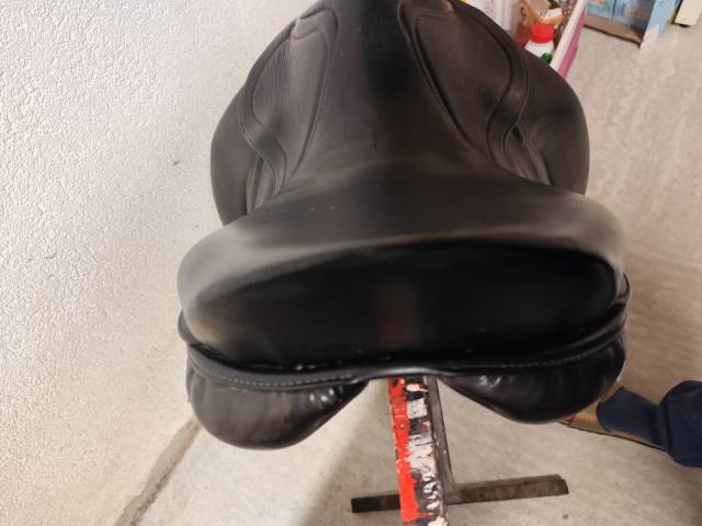 Sella da dressage Fleur de Lys Pompadour  17" - 2010