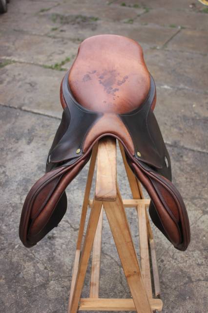 Sella da salto ostacoli Delgrange  17" - 2007