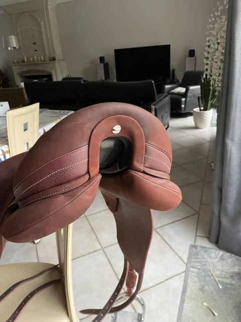 Sella da dressage Devoucoux  18" - 2024