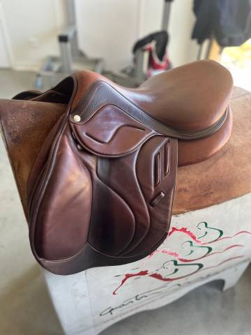 Sella da salto ostacoli Devoucoux  17" - 2020