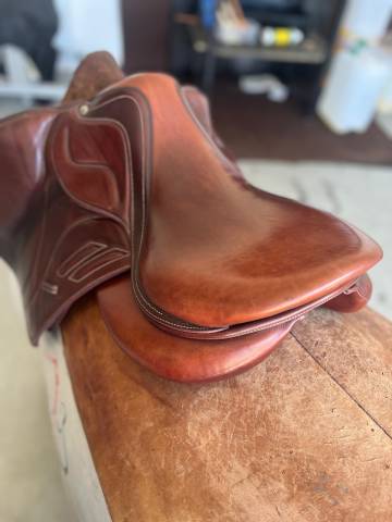 Sella da salto ostacoli Devoucoux  17" - 2020