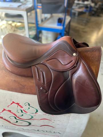 Sella da salto ostacoli Devoucoux  17" - 2020