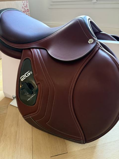 Sella da salto ostacoli CWD  17.5" - 2024