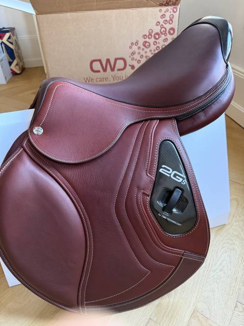 Sella da salto ostacoli CWD  17.5" - 2024