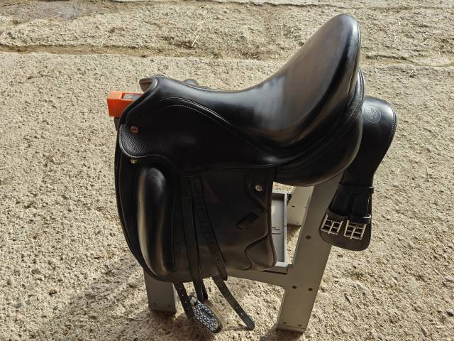 Sella dressage 