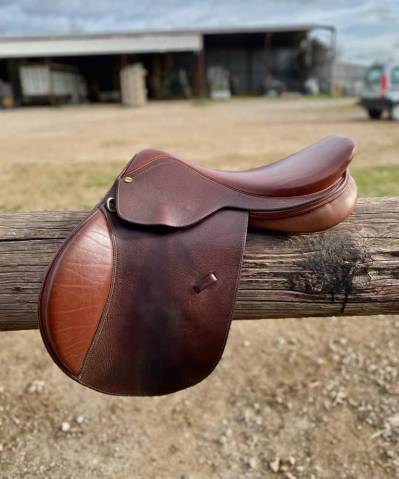 Sella da salto ostacoli Henri de Rivel  17.5" - 2019