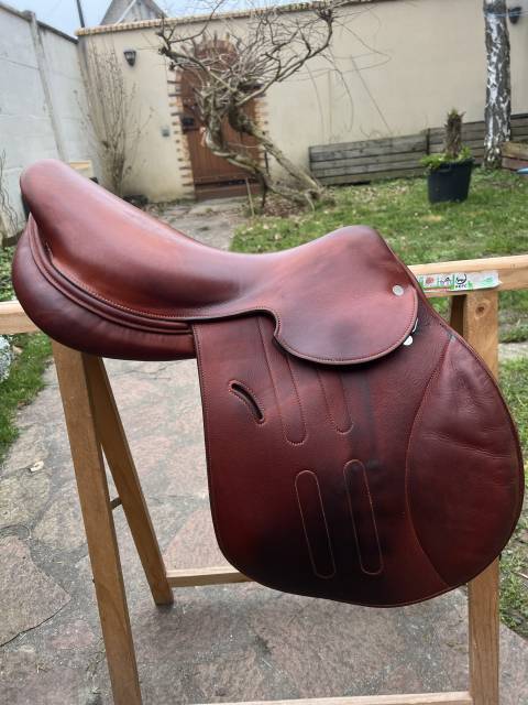 Sella da salto ostacoli Hermès  18" - 2017