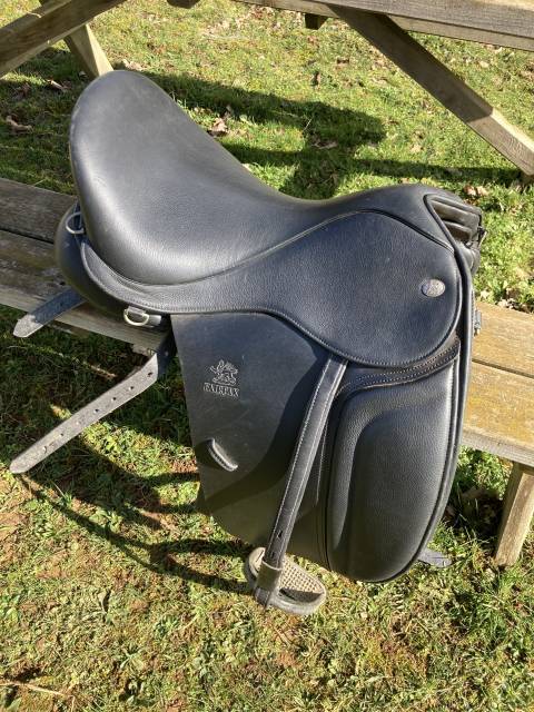 Sella da dressage Fairfax  16.5" - 2021