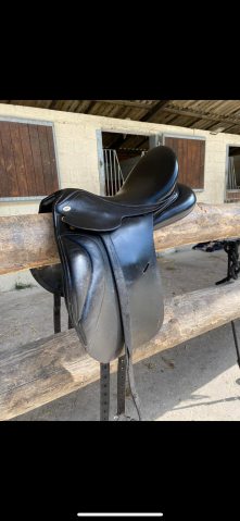 Sella da dressage   17.5" - 2016