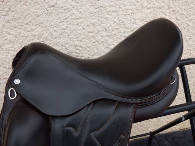 Sella da dressage Devoucoux Makila 17.5" - 2015