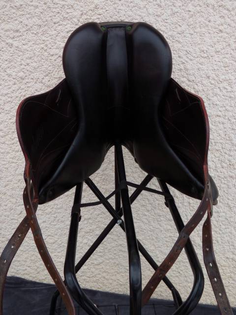 Sella da dressage Devoucoux Makila 17.5" - 2015
