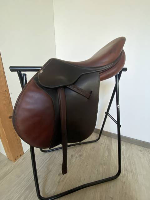 Sella da salto ostacoli Butet  16" - 2012