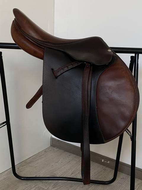 Sella da salto ostacoli Butet  16" - 2012