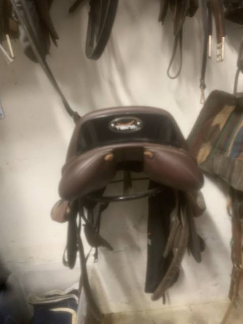 Sella da salto ostacoli Tekna  17.5" - 2020