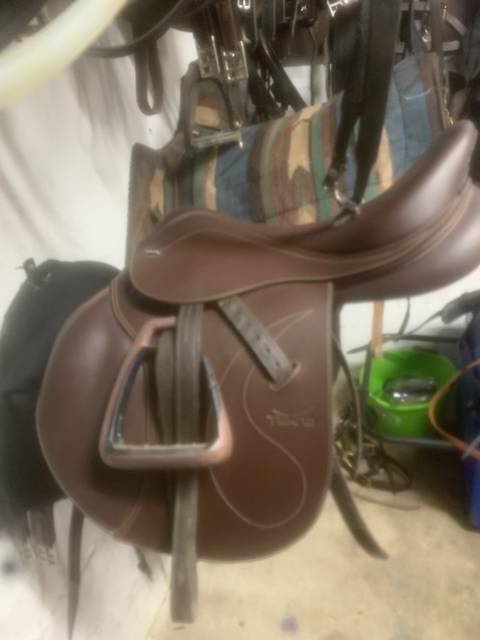 Sella da salto ostacoli Tekna  17.5" - 2020