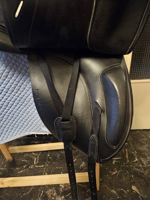 Sella da dressage Ikonic  17.5" - 2018