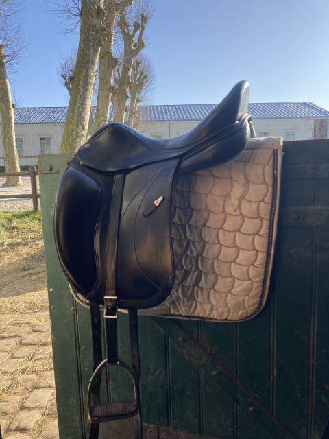 Sella da dressage Equipe  17.5" - 2023