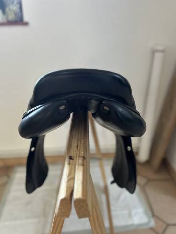 Sella da salto ostacoli Antarès  17" - 2009