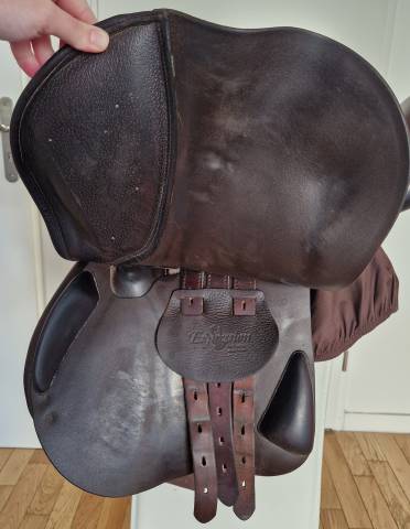 Sella da salto ostacoli Equipe  17" - 2011