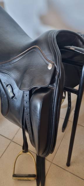 Sella da dressage Zaldi  17.5" - 2011