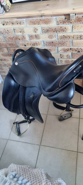 Sella da dressage Zaldi  17.5" - 2011