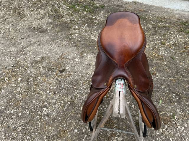 Sella da salto ostacoli Delgrange  17.5" - 2010