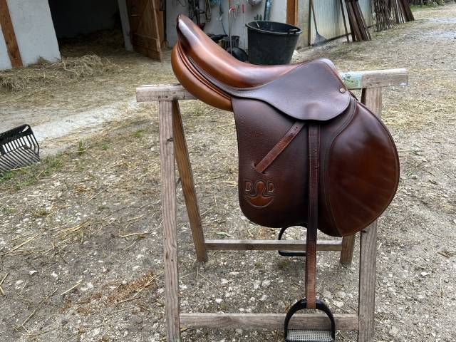 Sella da salto ostacoli Delgrange  17.5" - 2010