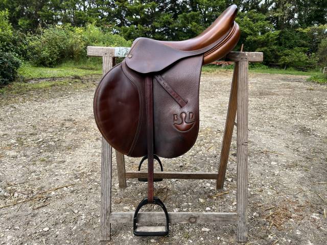 Sella da salto ostacoli Delgrange  17.5" - 2010