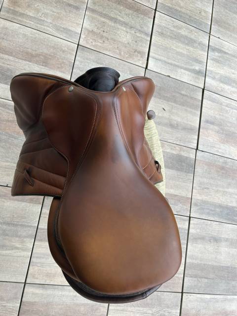 Sella da salto ostacoli Butet  17.5" - 2015