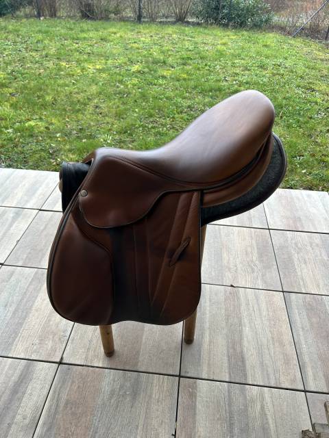 Sella da salto ostacoli Butet  17.5" - 2015