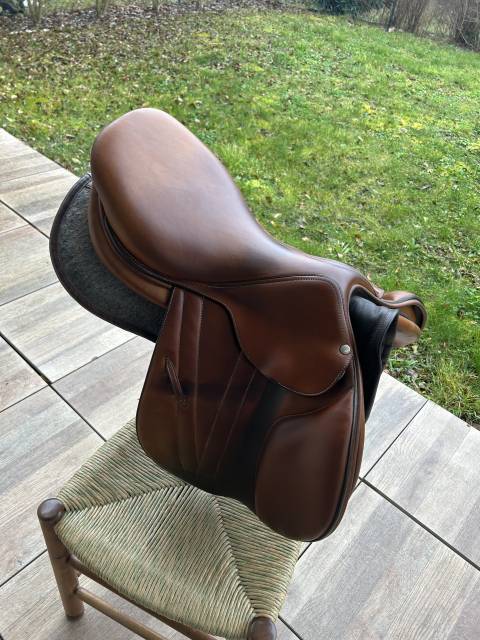 Sella da salto ostacoli Butet  17.5" - 2015