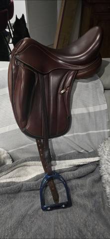 Sella da dressage Equipe  17" - 2015