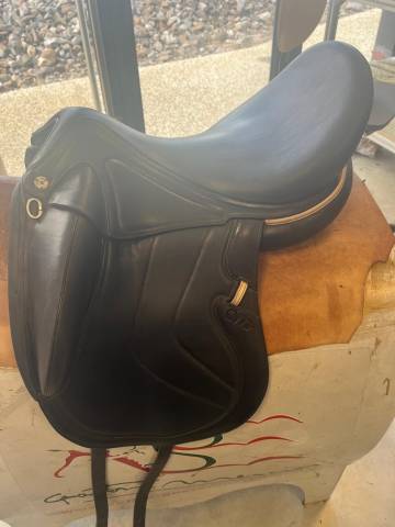 Sella da dressage CWD  18.5" - 2023