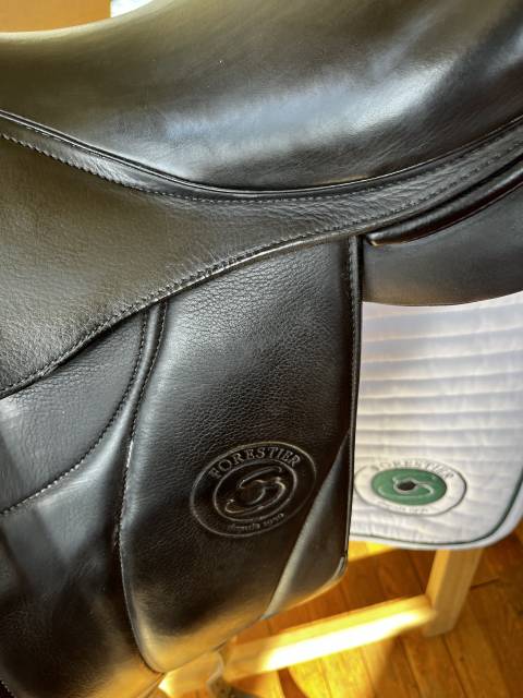 Sella da dressage Forestier  17.5" - 2023