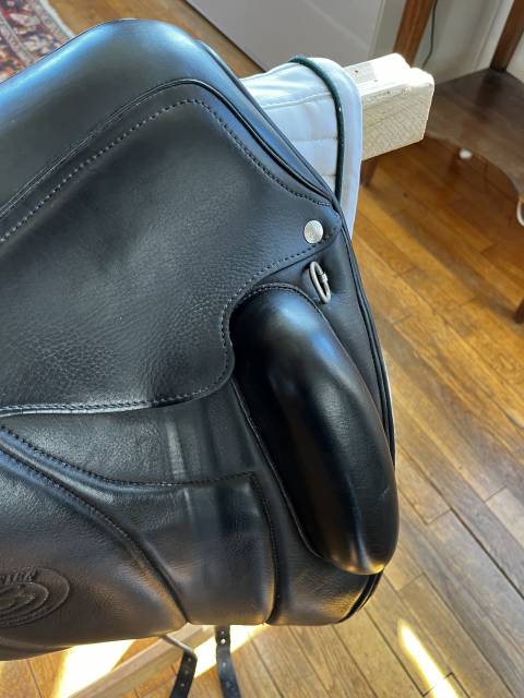 Sella da dressage Forestier  17.5" - 2023