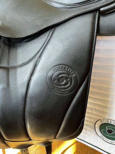 Sella da dressage Forestier  17.5" - 2023