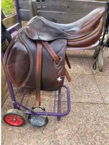 Sella da salto ostacoli Hoffsteiner  17.5" - 2015