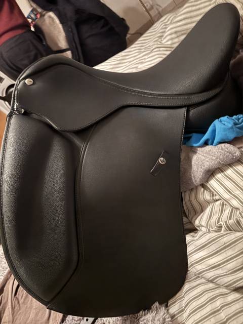 Sella da dressage Wintec  17" - 2022