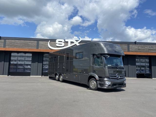 Camion per Cavalli AKX  2022 Occasione