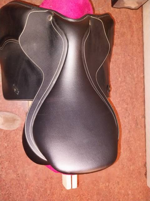 Sella da salto ostacoli Wintec  17.5" - 2024
