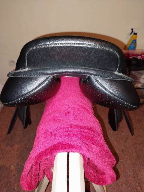 Sella da salto ostacoli Wintec  17.5" - 2024