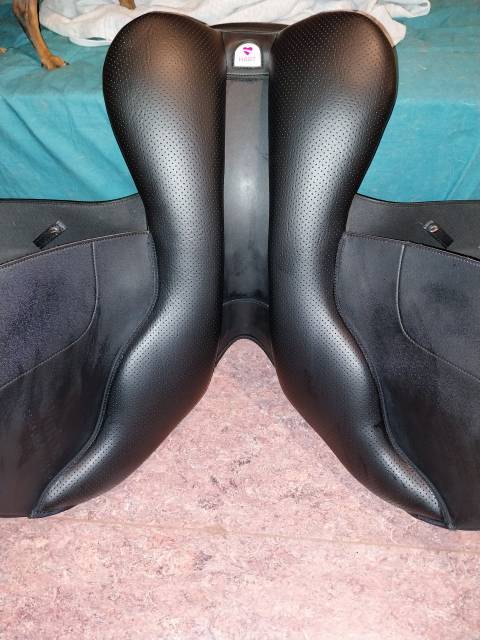 Sella da salto ostacoli Wintec  17.5" - 2024