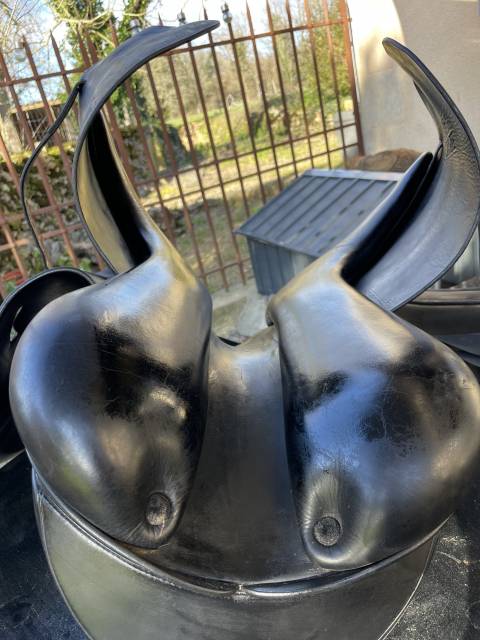 Sella da dressage Equipe EQUIPE mod&egrave;le Emporio 17.5" - 2021