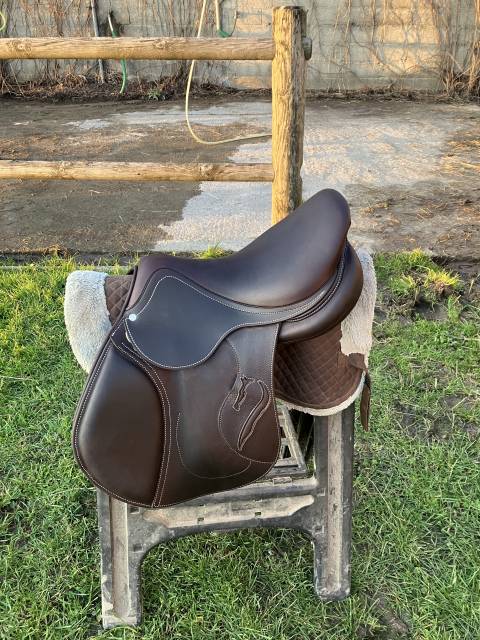 Sella da salto ostacoli Antarès  17" - 2023