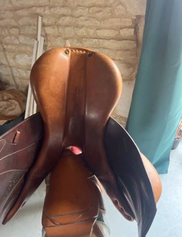 Sella da salto ostacoli Devoucoux  17.5" - 2010