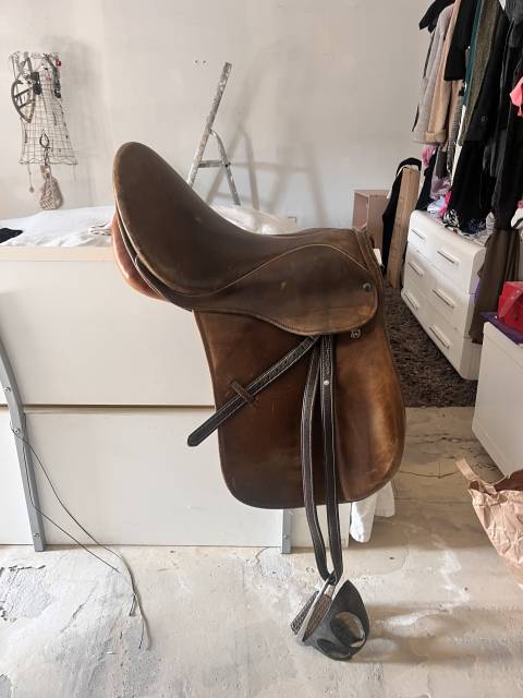 Altra sella Stubben Parzival 17.5" - 2000
