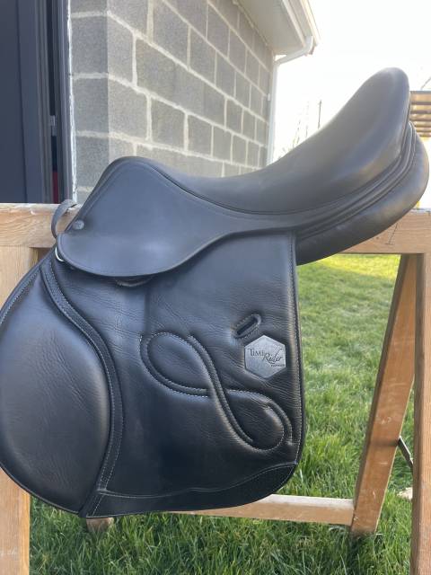 Sella da salto ostacoli Time Rider  17" - 2018