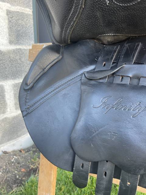 Sella da salto ostacoli Time Rider  17" - 2018